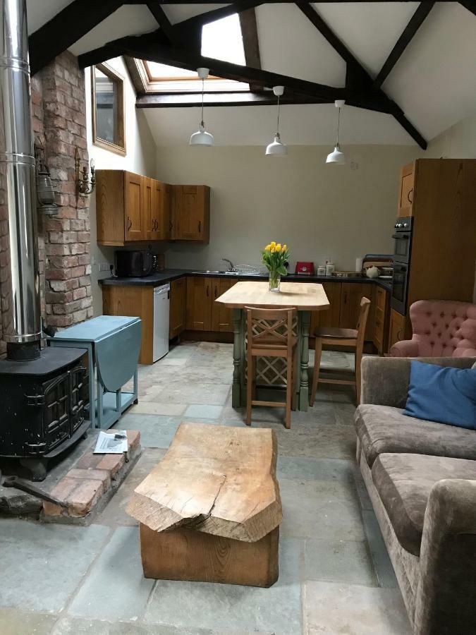 Tracey'S Farmhouse Cottage เบลฟาสต์ ภายนอก รูปภาพ