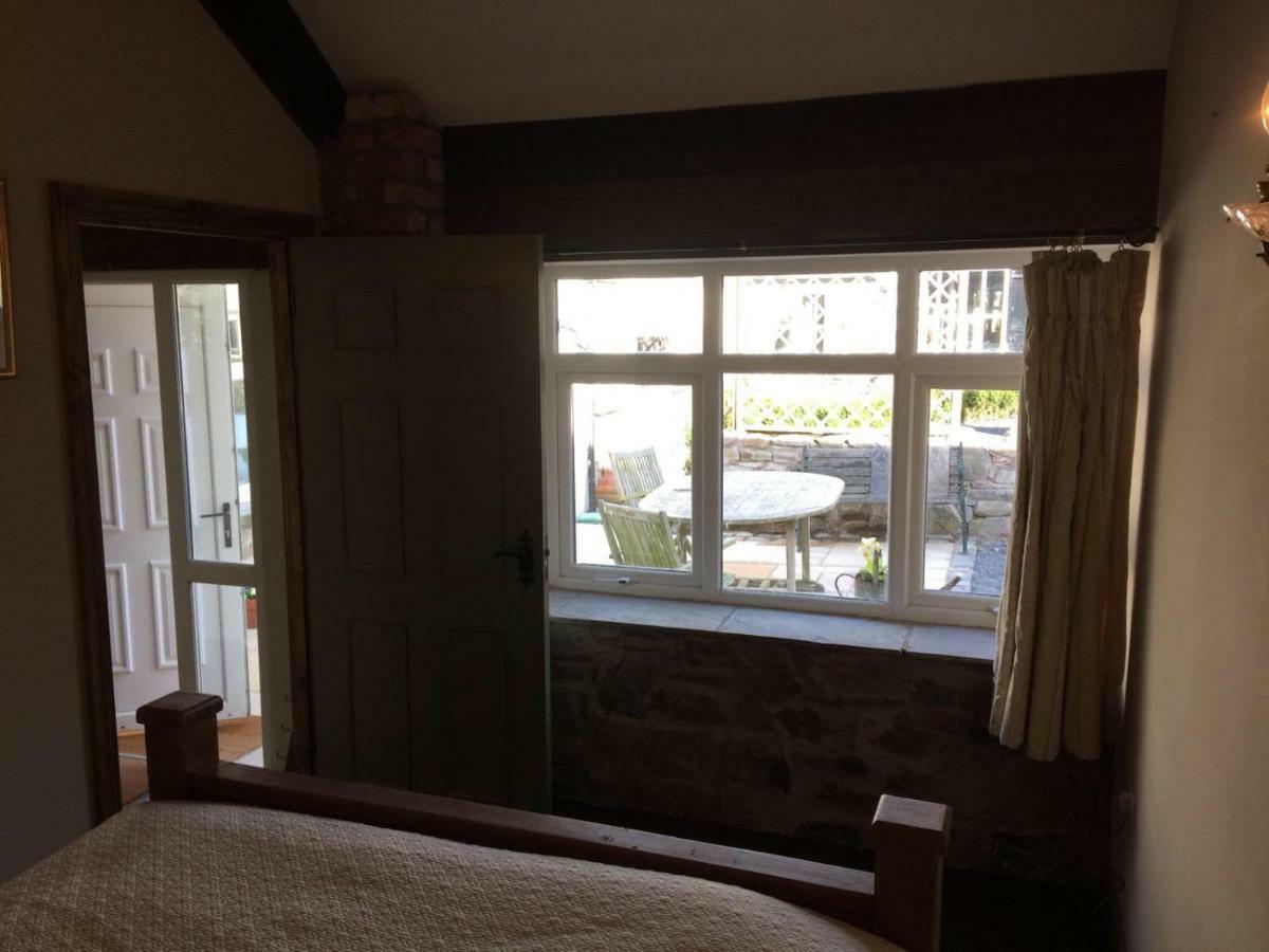 Tracey'S Farmhouse Cottage เบลฟาสต์ ภายนอก รูปภาพ