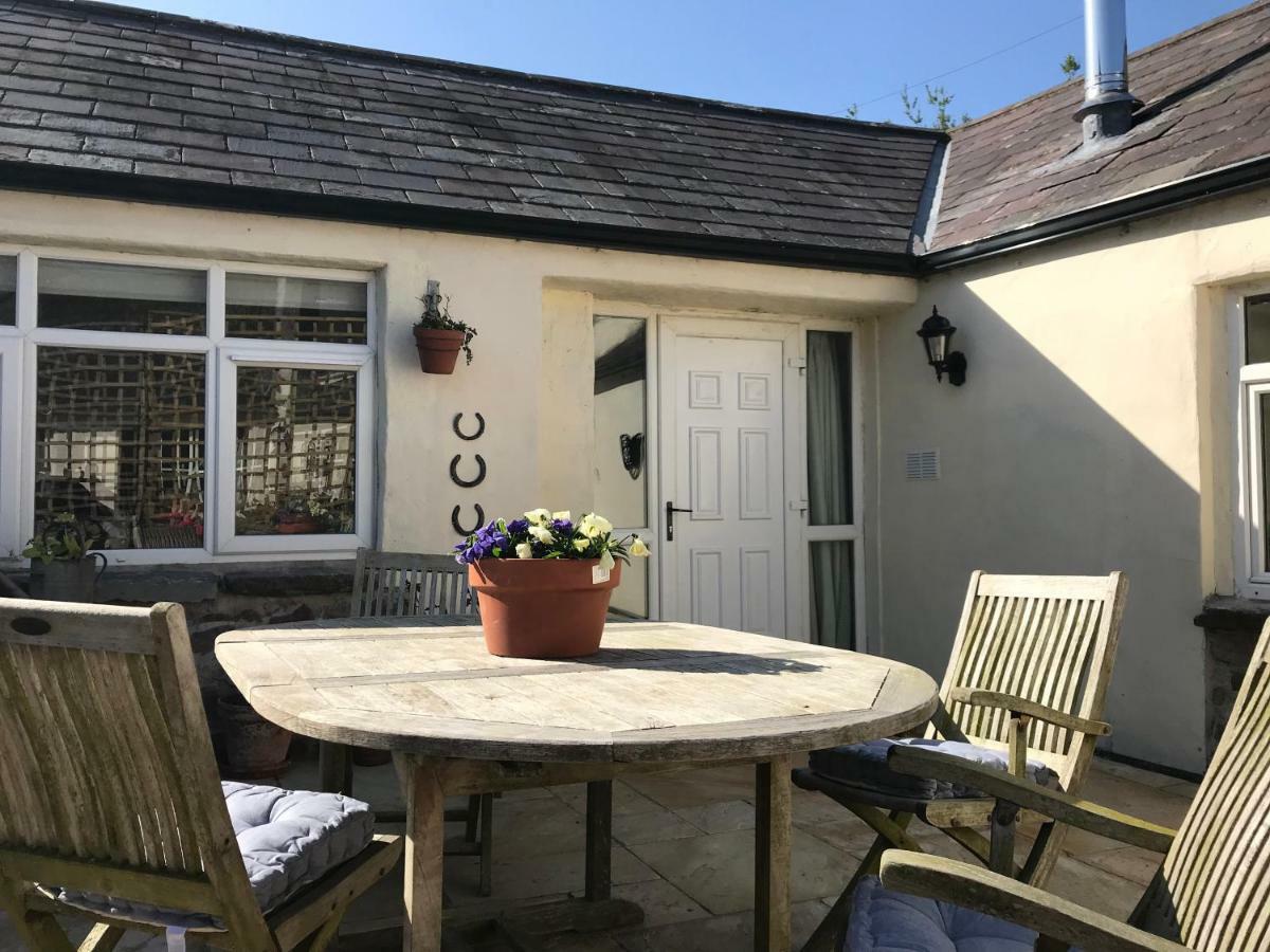 Tracey'S Farmhouse Cottage เบลฟาสต์ ภายนอก รูปภาพ